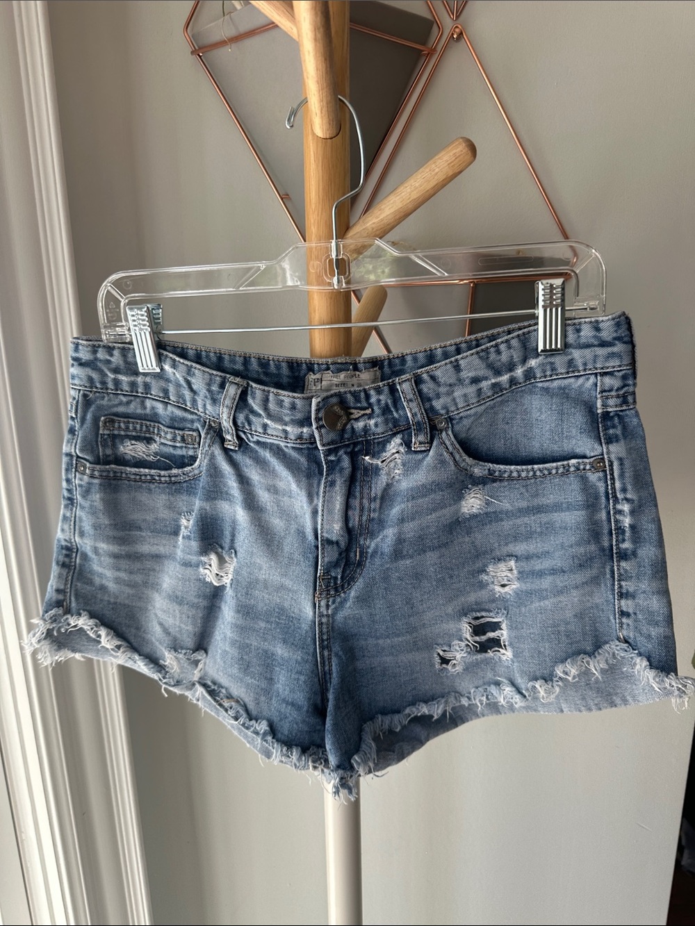FREE PEOPLE Light Blue Distressed Denim Jean Shorts Raw Hem Classic Size 29